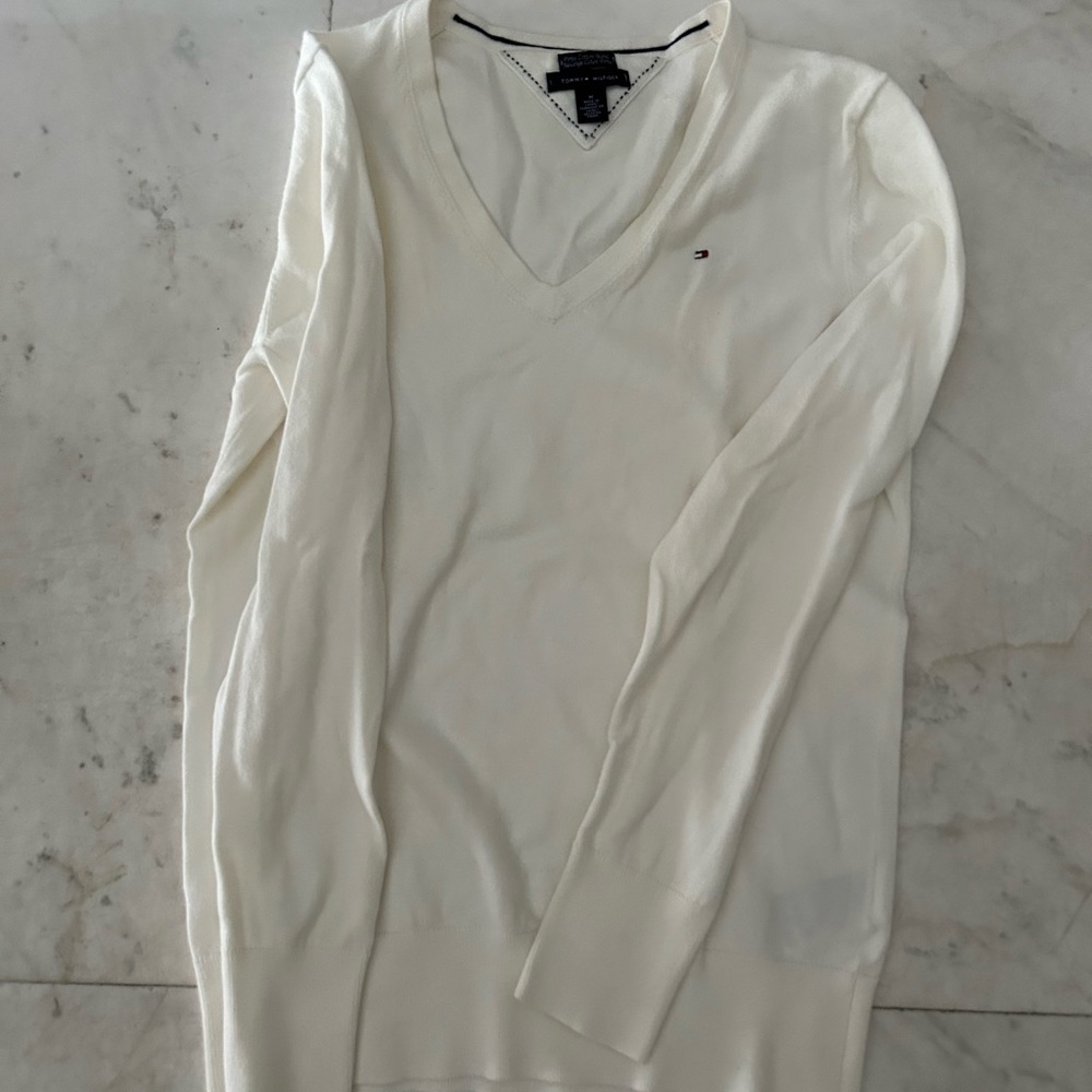 White V-Neck Tommy Hilfiger Sweater 🍁✨